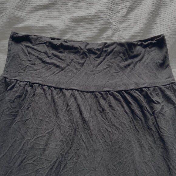 Black Lightweight Flowy Yoga Pants – Pre-owned - Picture 4 of 5